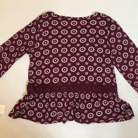 NWT Takara Bell Sleeve Peplum Top - Picture 3 of 9